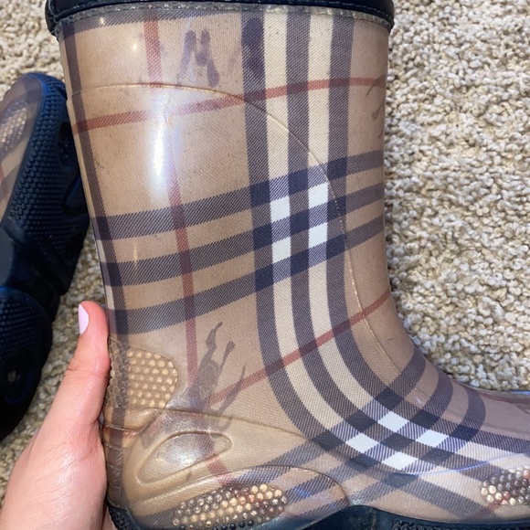 Burberry Girl’s Rainboots - Picture 7 of 10